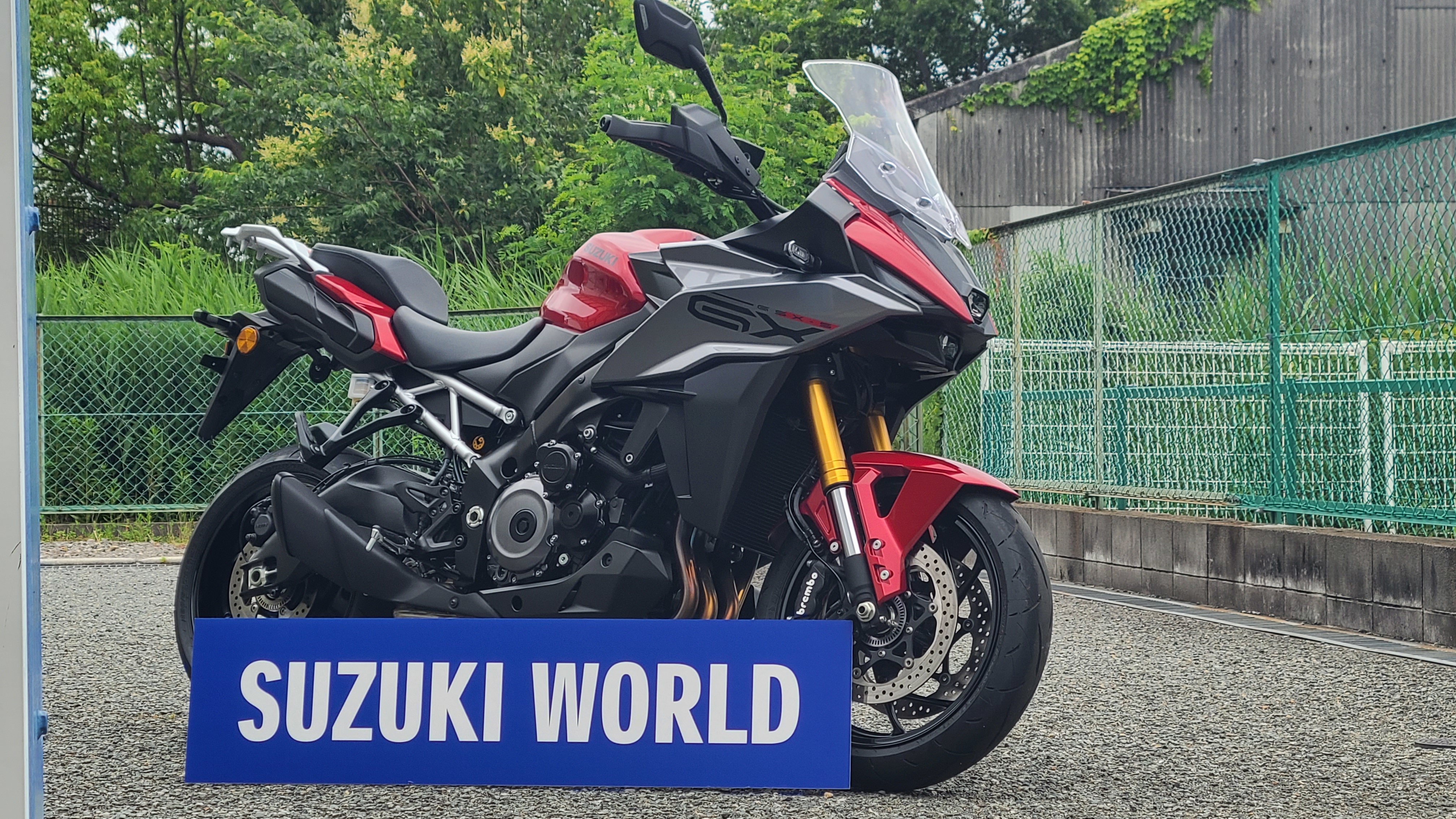 【期間限定値下げ中】初月 SP 店長イチオシ！】SBS隼兵庫東に GSX-S1000GX（2025年モデル／赤）の